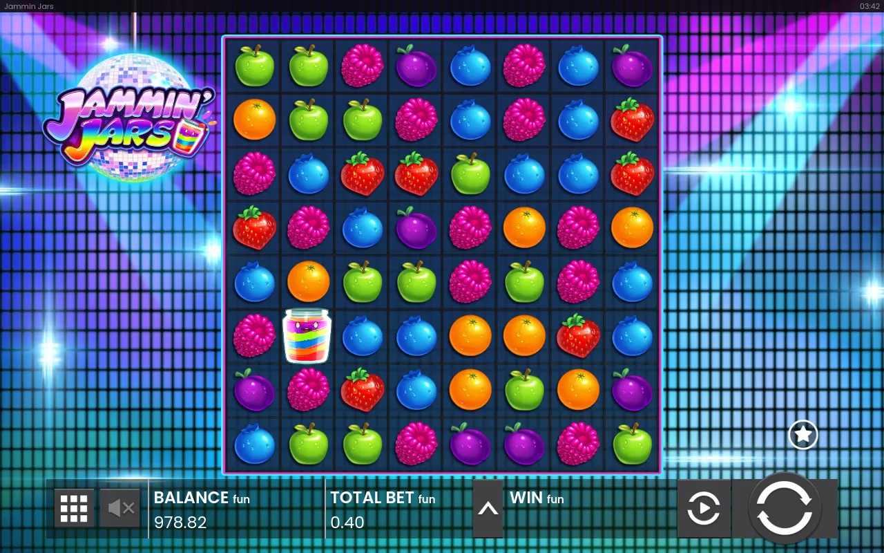 A settled board of raspberries and blueberries with no cluster connected, balance 978.82